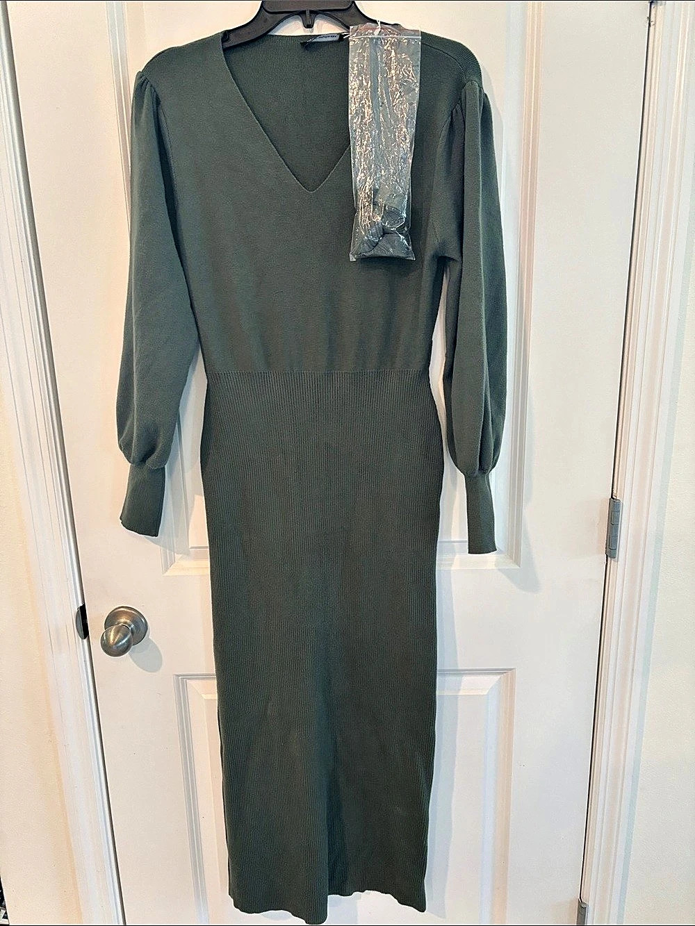Pretty Garden Green sweater Maxi Dress NWT